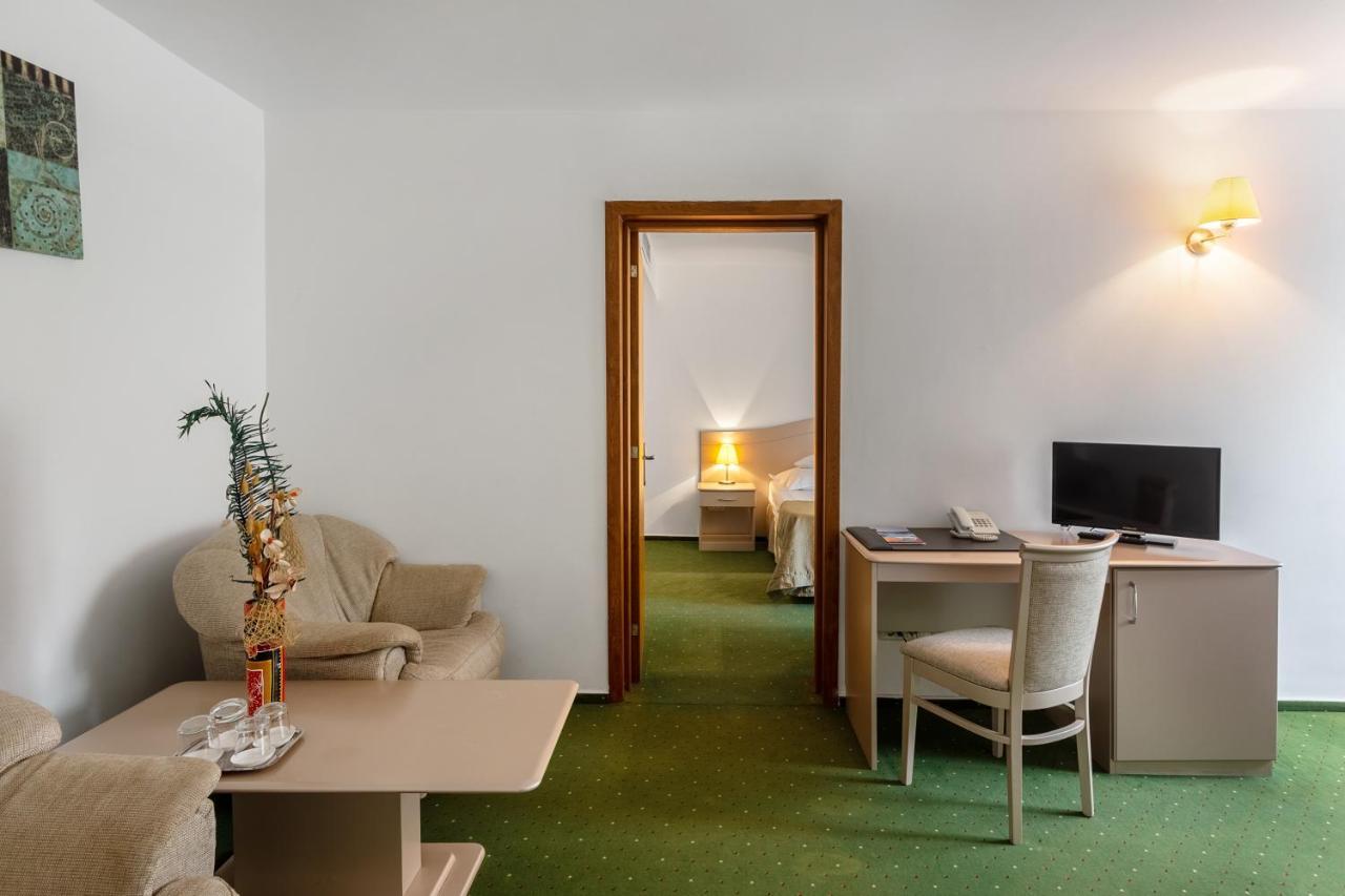 Hotel Bega Западен Ефорие Екстериор снимка
